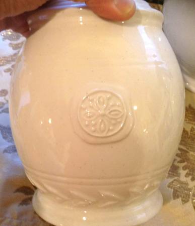 Levingston Large Canister & Lid