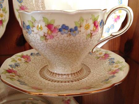 G5019 Footed Cup & Saucer Set