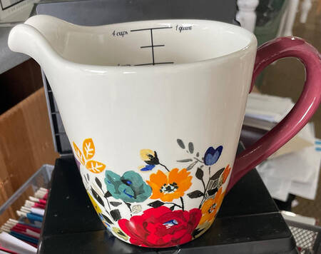 Timeless Floral 32 Oz Measuring Jug