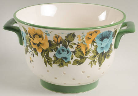 Rose Shadow Large Pierced Berry Bowl