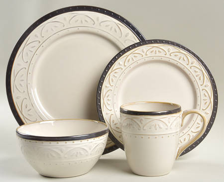 Promenade Scroll 32 Piece Estate Set