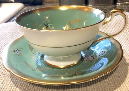 PAR263 Footed Cup & Saucer Set