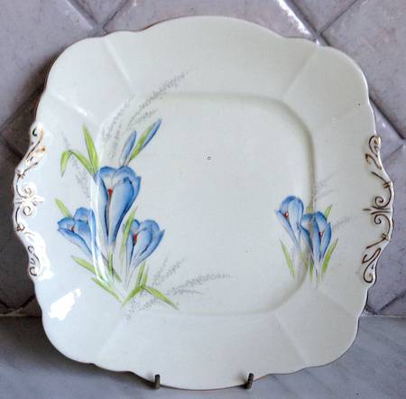 X2422 Square Handled Cake Plate