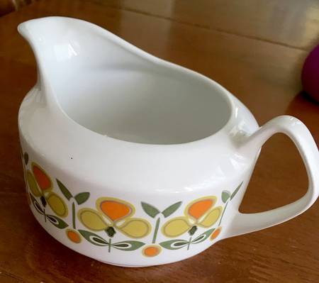 PNT44 Gravy Boat