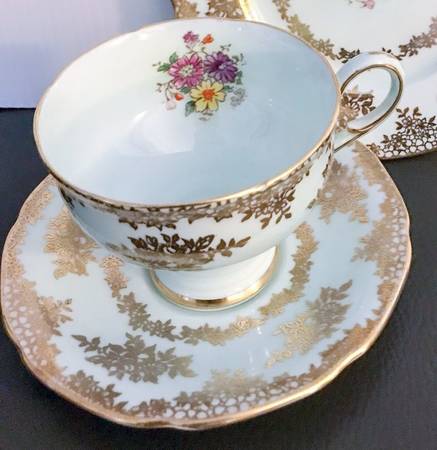 9144-1 Footed Cup & Saucer Set