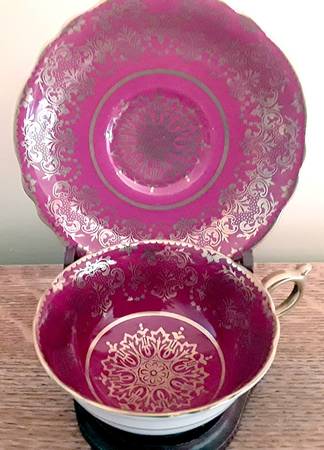 A939 Footed Cup & Saucer Set