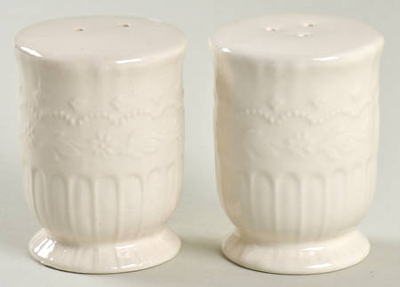 Toni Linen Salt & Pepper Set