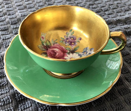 G6591 Footed Cup & Saucer Set