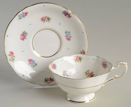 S7693 Footed Cup & Saucer Set