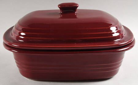 New Traditions Rectangular Baker & Lid by Pampered Chef