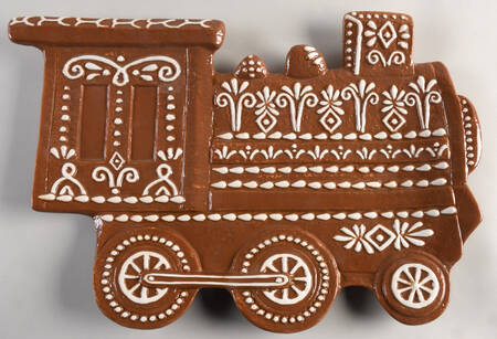 Gingerbread 17" Figural Platter