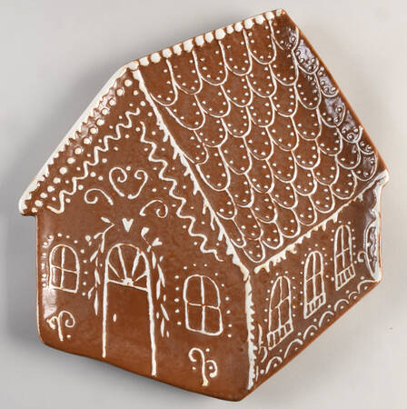Gingerbread 14" Figural Platter