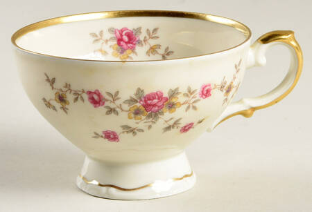 PRG103 Footed Cup