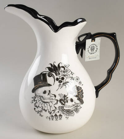 Victorian Full Body Pitcher