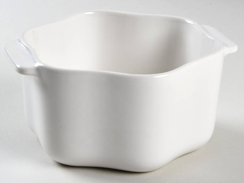 Vintage Lace 12 Oz Mini Snowflake Cocotte No Lid