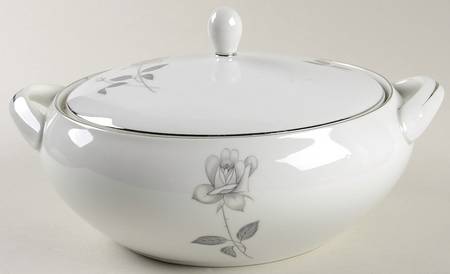 Queens Royal Round Covered Vegetable