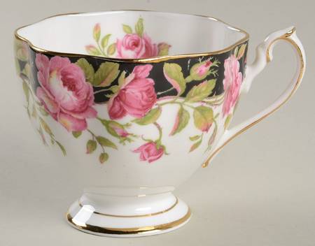 Black Magic Footed Cup