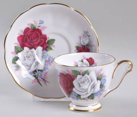 Duet Footed Cup & Saucer Set