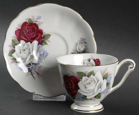 Duet Footed Cup & Saucer Set