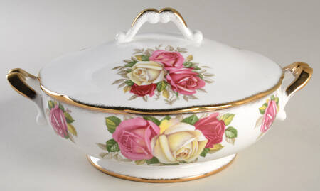 Lady Sylvia Round Covered Vegetable