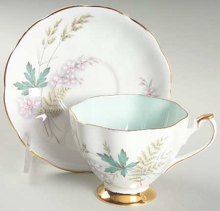 Louise (Green Center) Footed Cup & Saucer Set