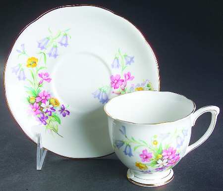 Old Country Spray Footed Cup & Saucer Set