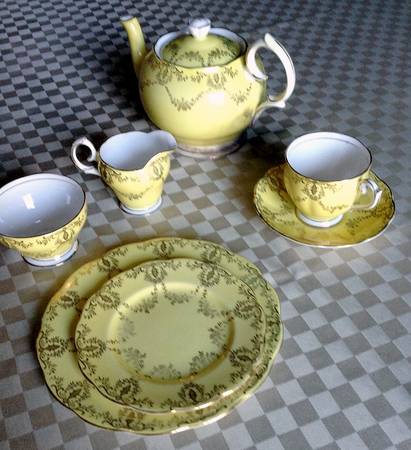4729 Teapot & Lid