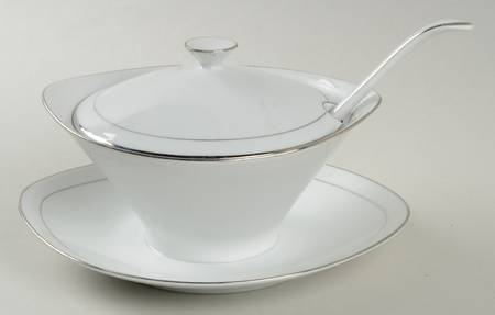 Reflection Sauce Boat W/Attached Underplate,Lid & Ladle
