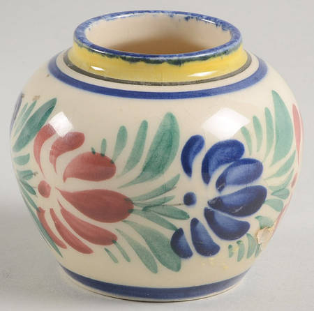 Henriot (Lady Or Man Center) 2" Vase