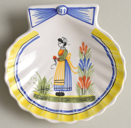 Henriot (Lady Or Man Center) Shell Shaped Dish