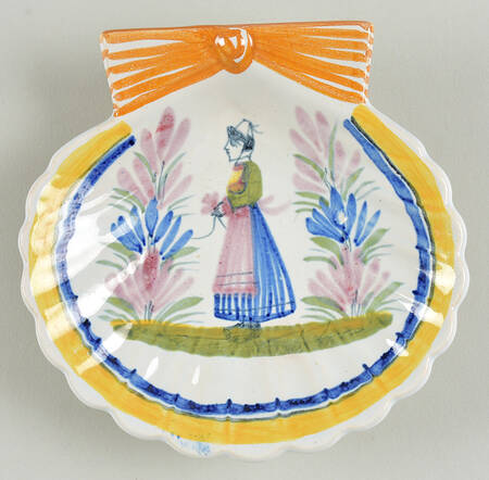 Henriot (Lady Or Man Center) Shell Shaped Dish