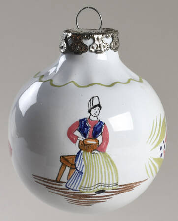Henriot (Lady Or Man Center) Ornament