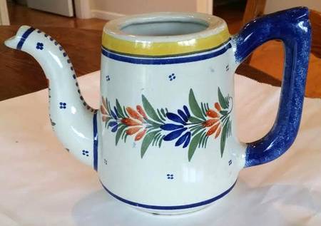 Henriot (Lady Or Man Center) Teapot No Lid