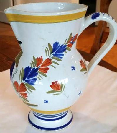 Henriot (Lady Or Man Center) 40 Oz Pitcher