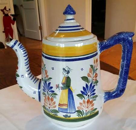Henriot (Lady Or Man Center) Coffee Pot & Lid