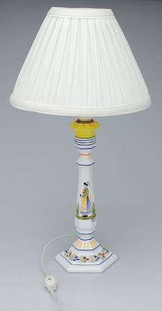 Henriot (Lady Or Man Center) 15" Electric Lamp & Shade