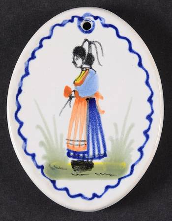 Henriot (Lady Or Man Center) Ornament
