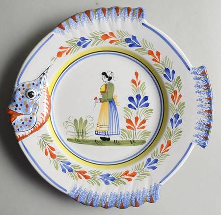 Henriot (Lady Or Man Center) 10" Fish Plate