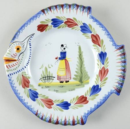 Henriot (Lady Or Man Center) 9" Fish Plate