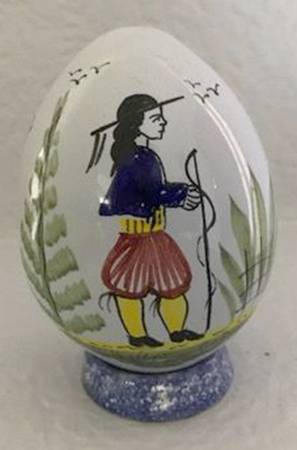 Mistral Blue (Octagonal, Lady Center) Egg and Stand