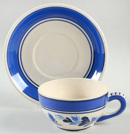 QUI5 Flat Cup & Saucer Set