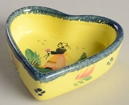 Soleil Yellow (Octagonal, Lady) Heart Shaped Dish