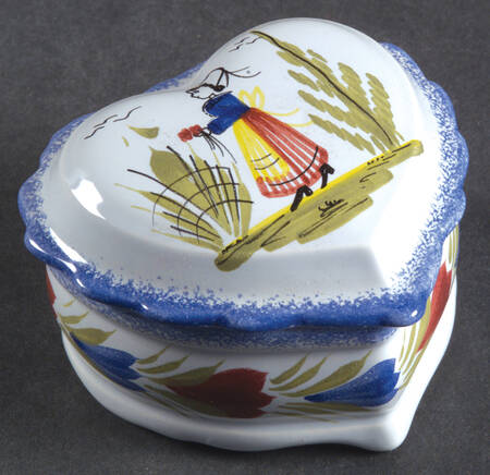 Tradition Heart Shape Box & Lid