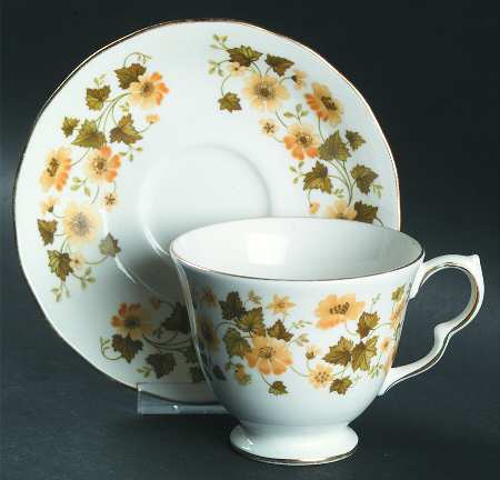 8643 Footed Cup & Saucer Set