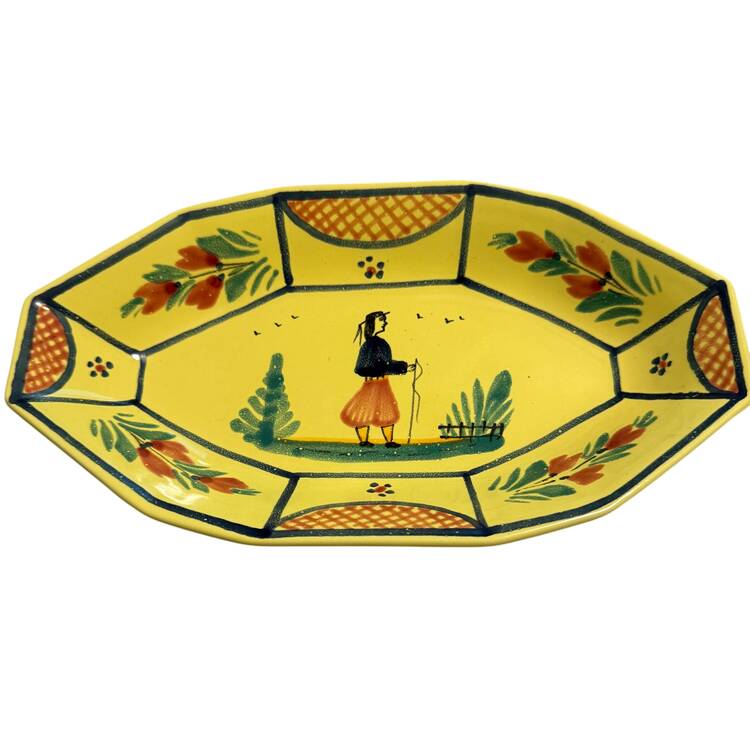 Soleil Yellow (Octagonal, Man) 9" Oval Vegetable Bowl