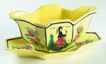 Soleil Yellow (Octagonal, Man) Gravy Boat with Attached Underplate
