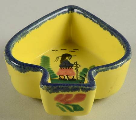 Soleil Yellow (Octagonal, Man) Small Spade Shape Ashtray