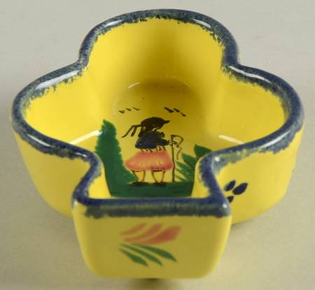 Soleil Yellow (Octagonal, Man) Small Club Shape Ashtray