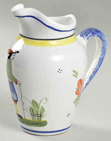Henriot (Lady Or Man Center) 10 Oz Pitcher