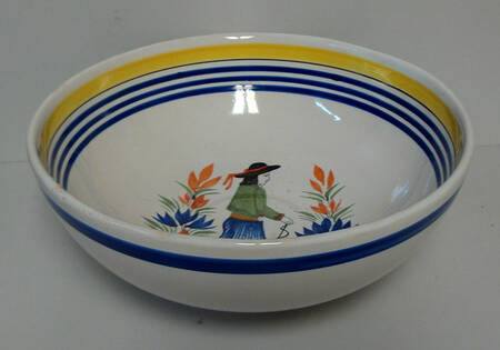 Henriot (Lady Or Man Center) 9" Round Vegetable Bowl